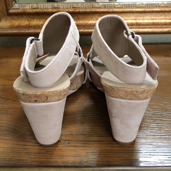 NWOT Bettye Muller Concept womens platform sandals.  Size 7.  Bone.  Faux suede. - Picture 3 of 11